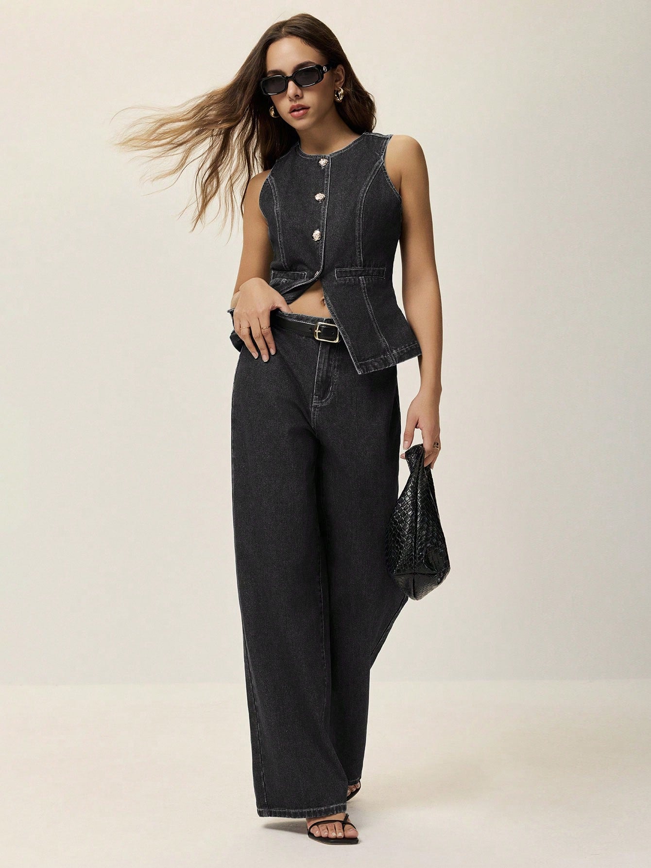 Poéselle Ensemble 2 pièces pour femmes : débardeur avec fente à la taille et boutons en métal, et jeans longs. Ensemble en denim élégant, jeans à jambe large et ample, jeans taille haute pour femmes, FW25