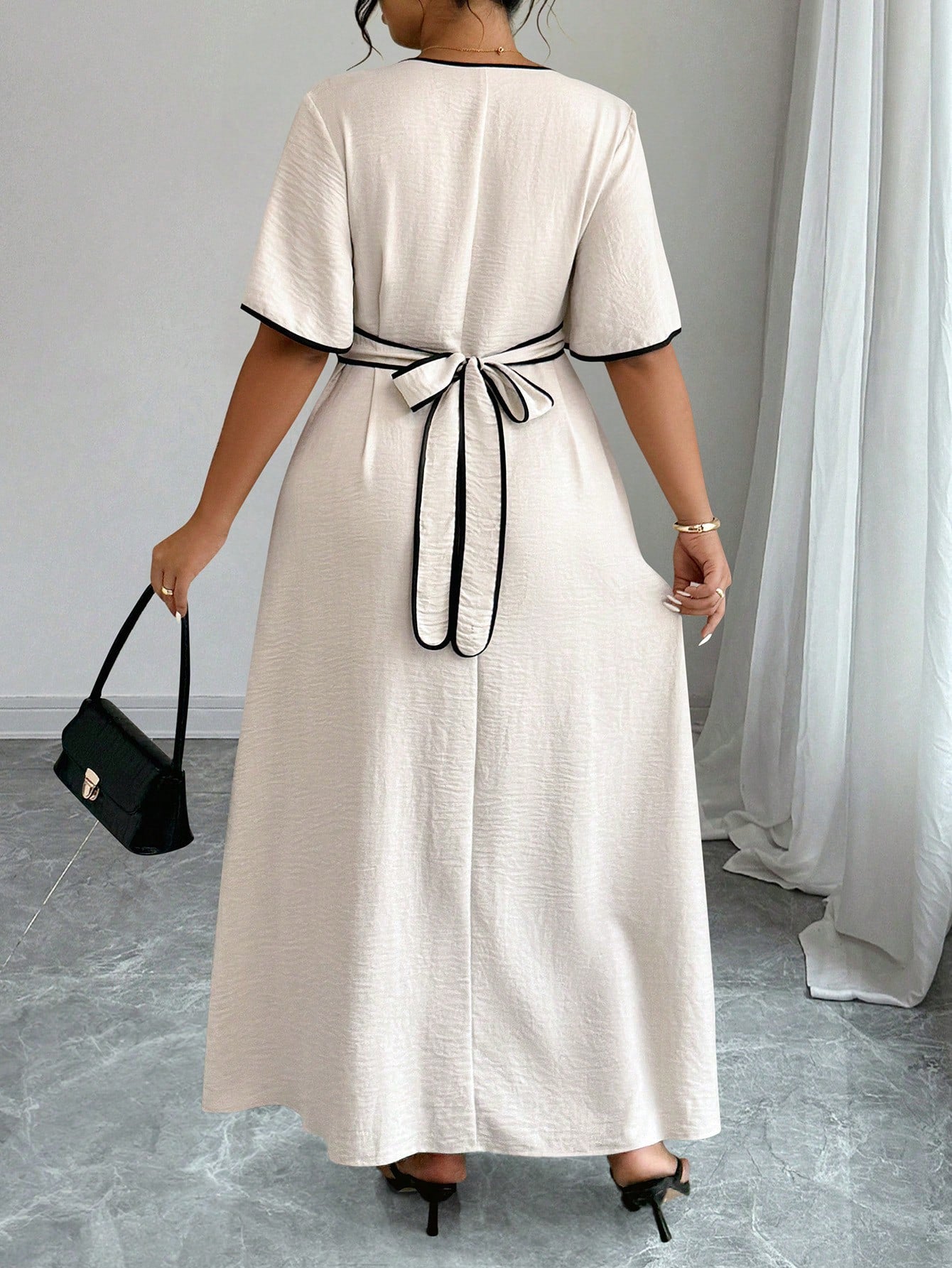 Elenzga Robe mi-longue pour femme grande taille, élégante, col V, avec liens contrastés, manches évasées et fente à la taille