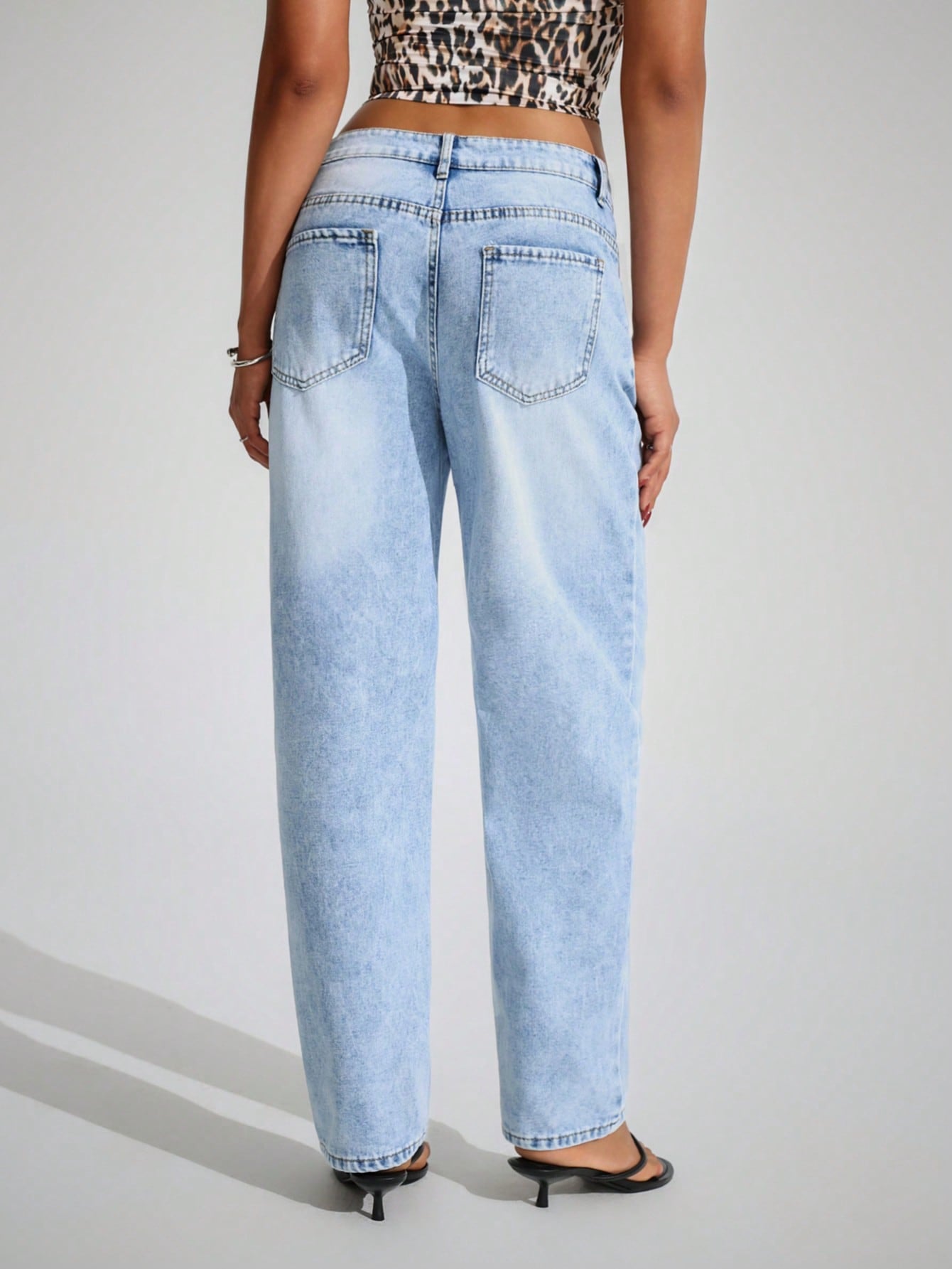 SHEIN EZwear Jeans décontractés polyvalents en denim avec jambes fuselées et poches pour femmes