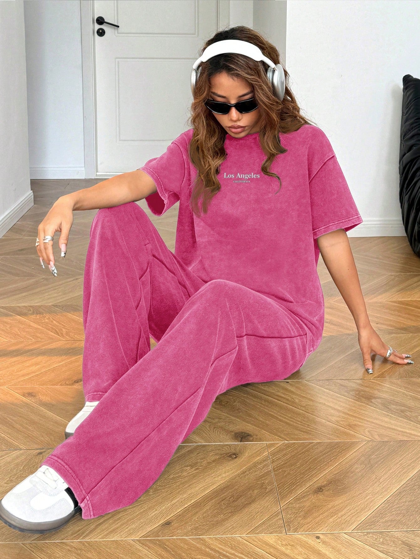 SHEIN EZwear Ensemble 2 pièces Top à manches courtes et pantalon gris vintage lavé avec broderie de lettres, tenue décontractée pour femmes