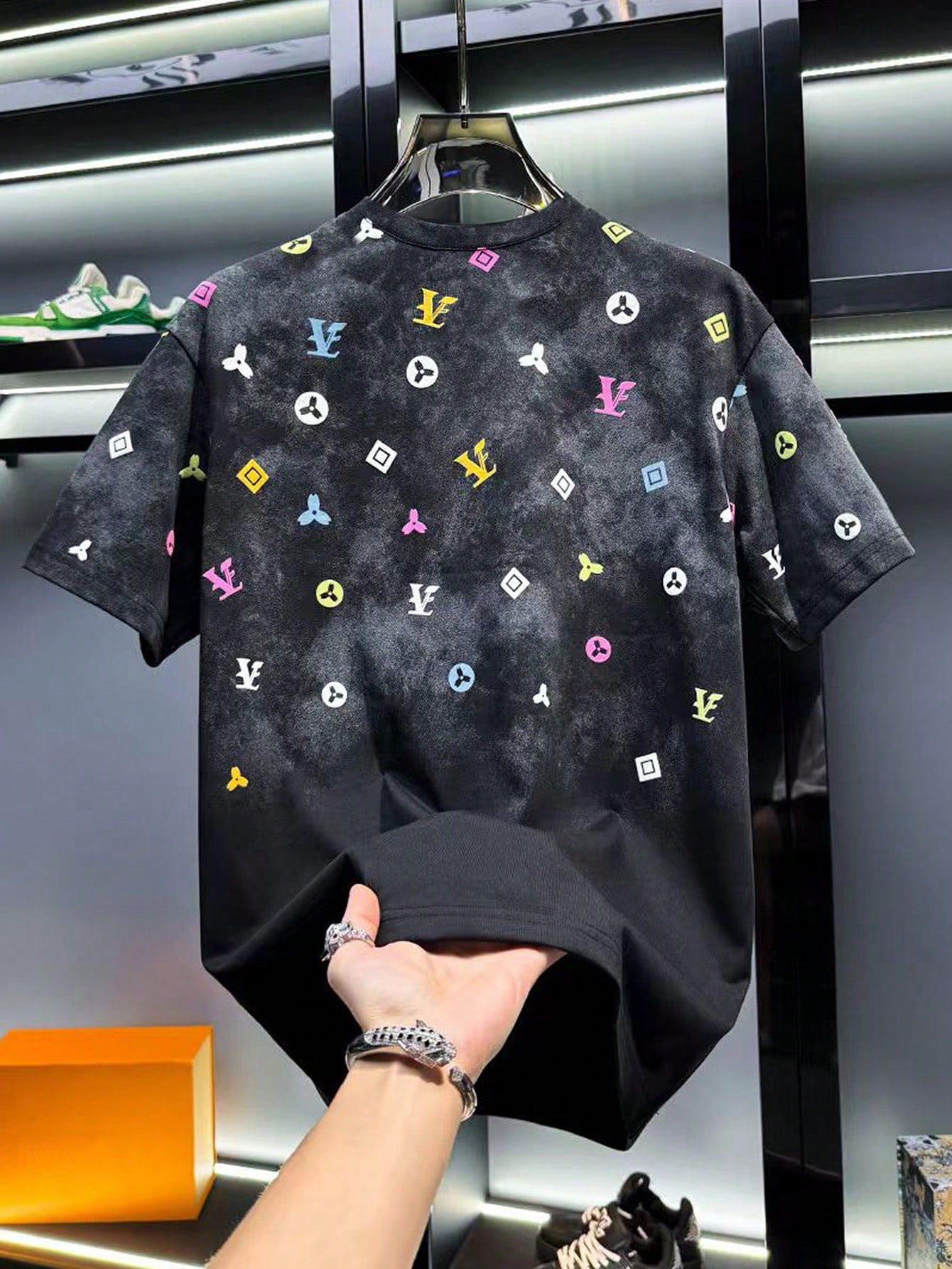 T-shirt décontracté pour hommes avec impression de lettres usées