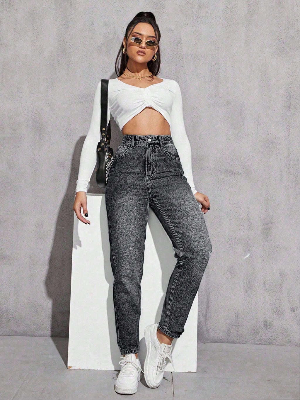 SHEIN EZwear Jeans décontractés polyvalents en denim avec jambes fuselées et poches pour femmes