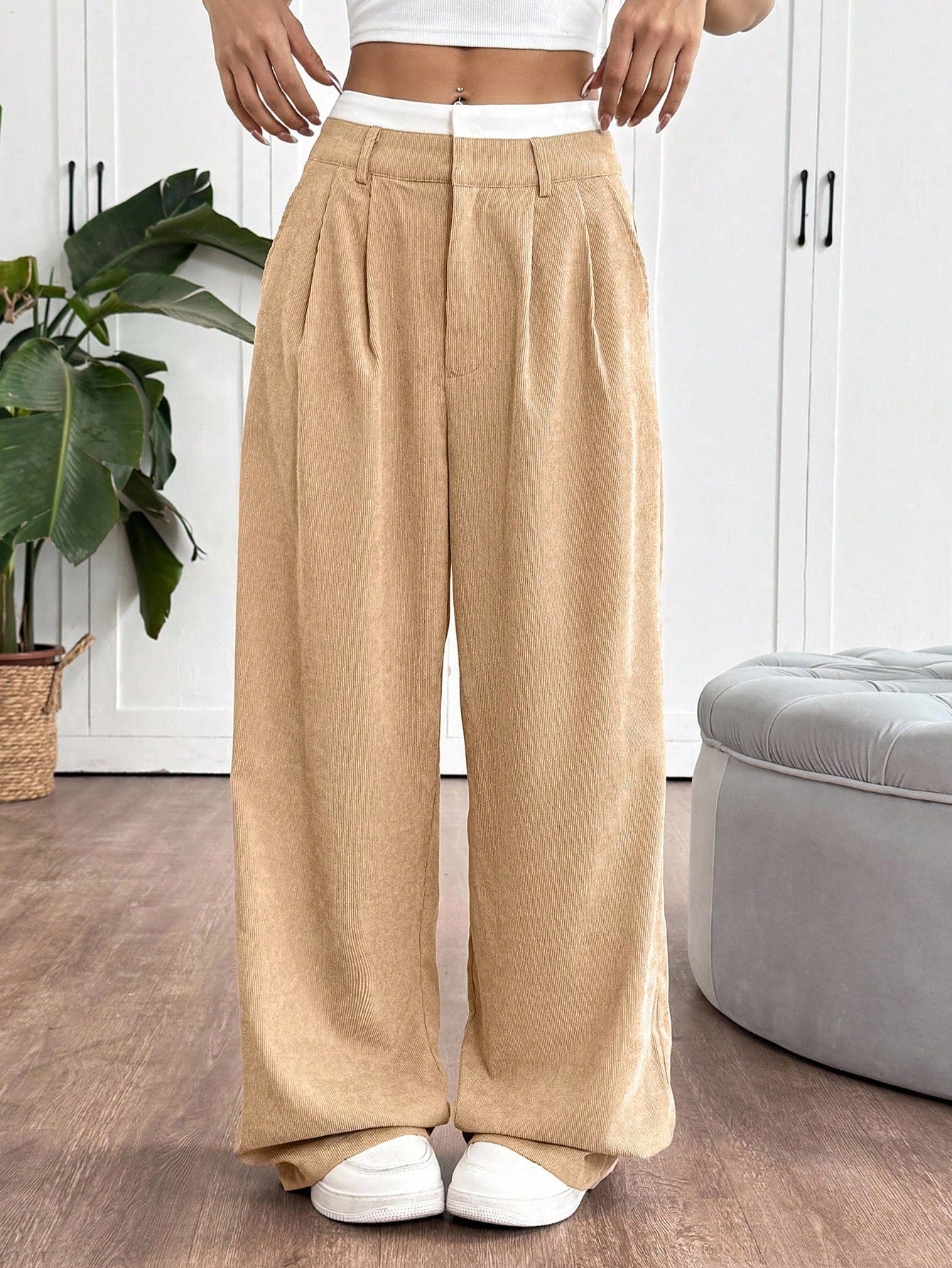 SHEIN EZwear Pantalon large de costume à jambes larges plissées pour femmes avec bande de taille en blocs de couleur