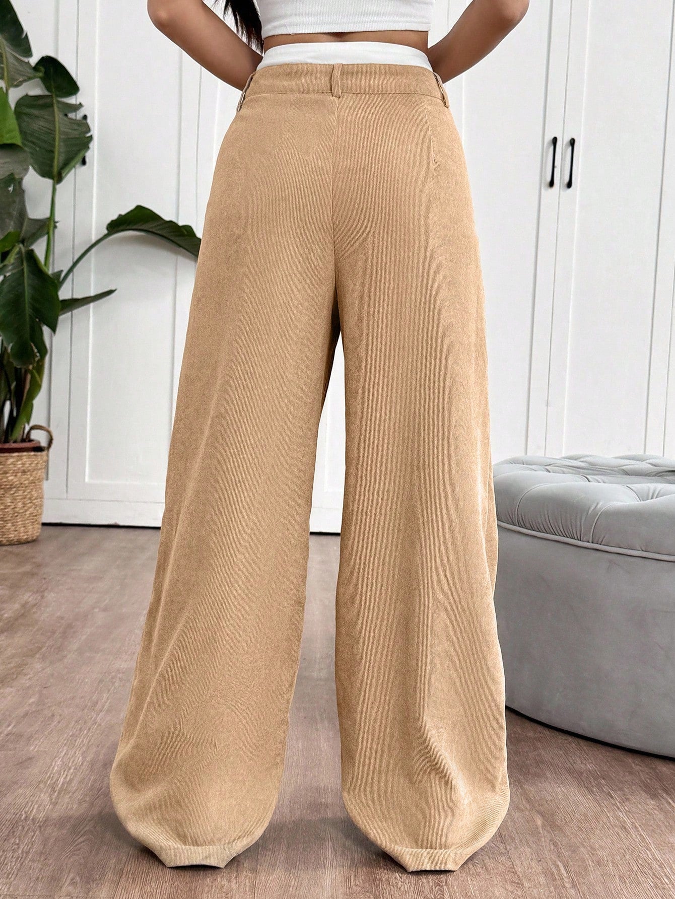 SHEIN EZwear Pantalon large de costume à jambes larges plissées pour femmes avec bande de taille en blocs de couleur