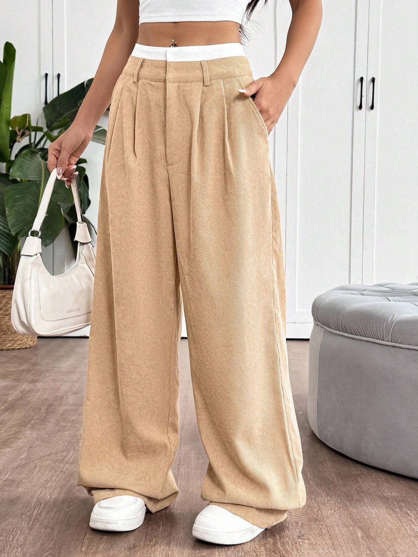 SHEIN EZwear Pantalon large de costume à jambes larges plissées pour femmes avec bande de taille en blocs de couleur