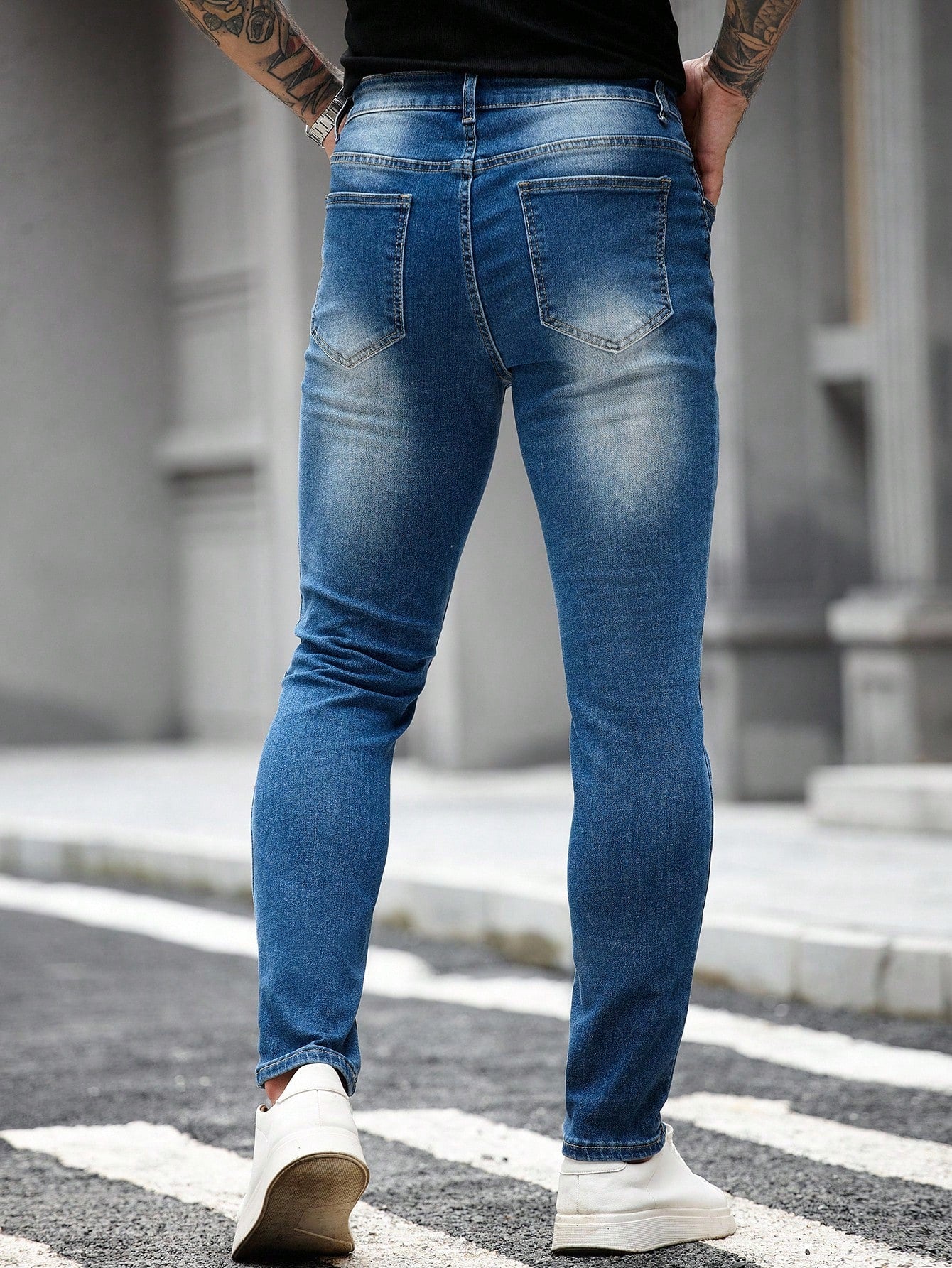 Manfinity LEGND Jeans en denim délavé simple avec poche pour hommes, portés tous les jours de façon décontractée