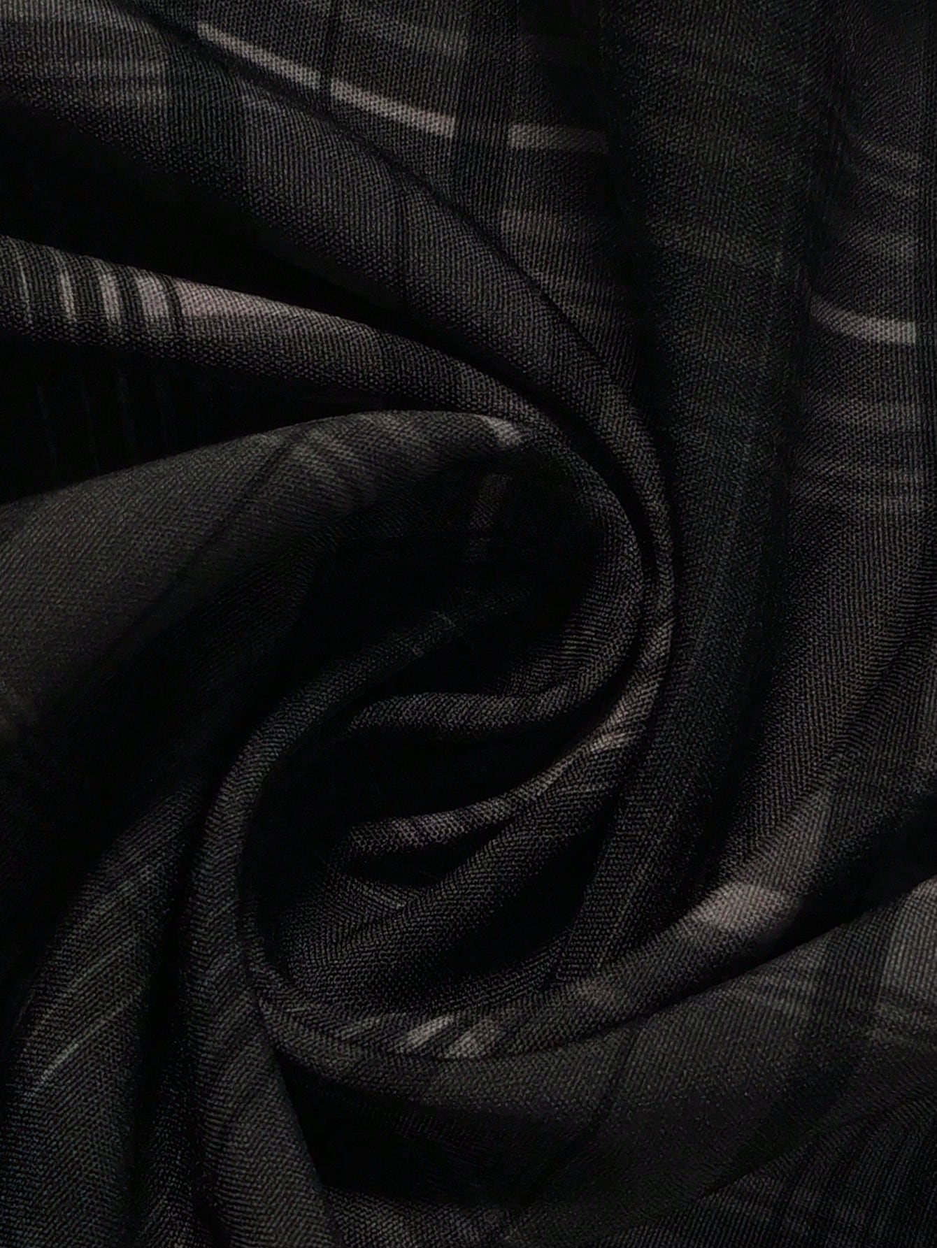 Chemise homme recommandée , polyvalente pour le travail et les loisirs.