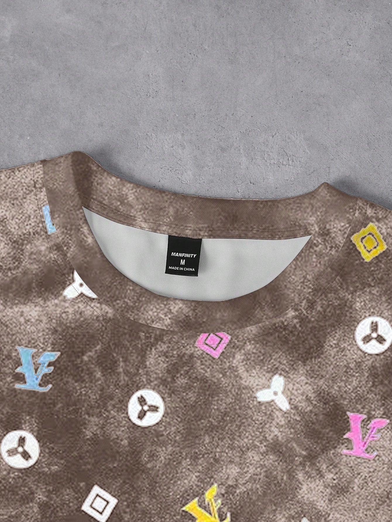 T-shirt décontracté pour hommes avec impression de lettres usées