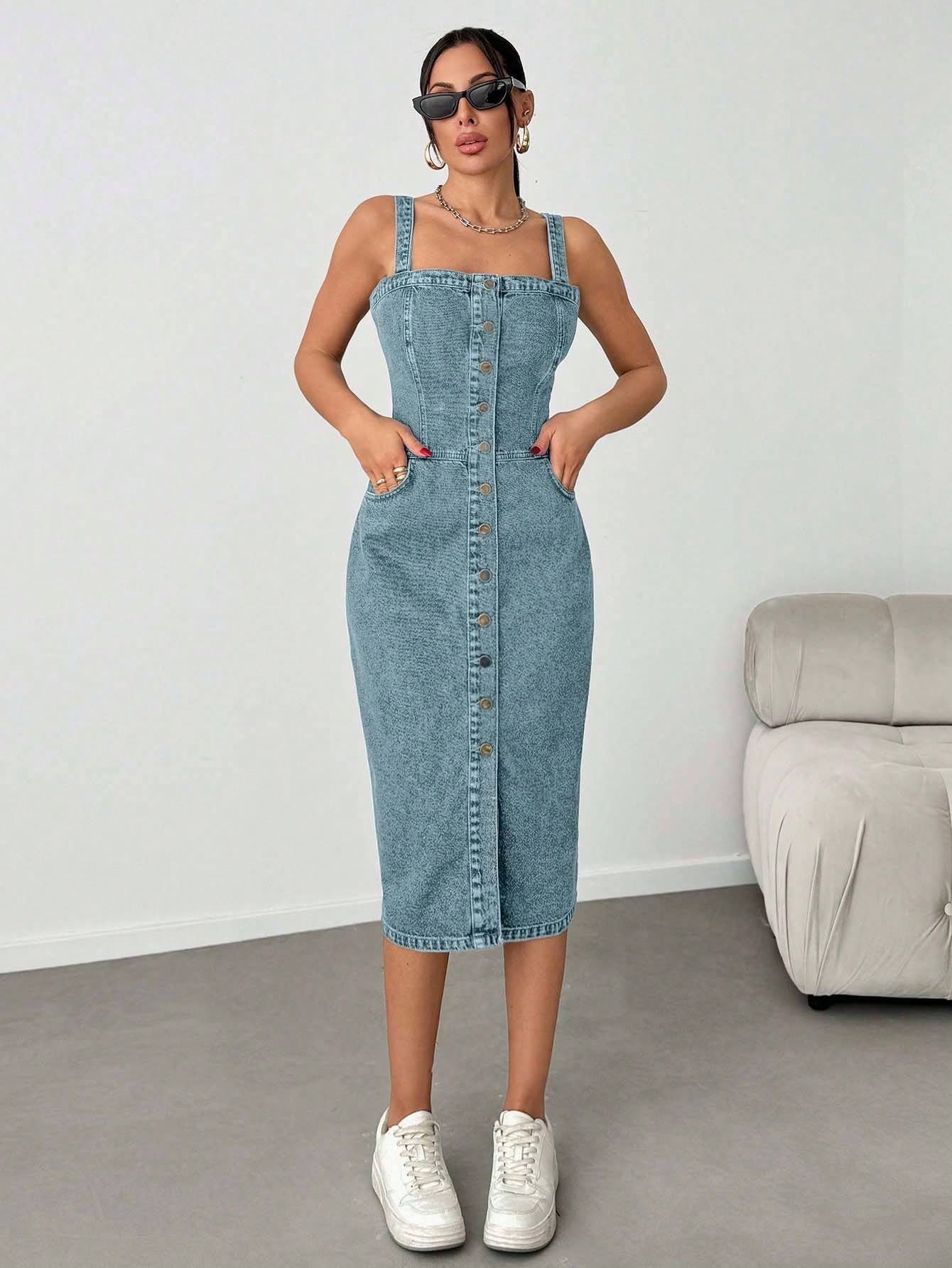 Robe mi-longue en denim avec boutons, poches obliques