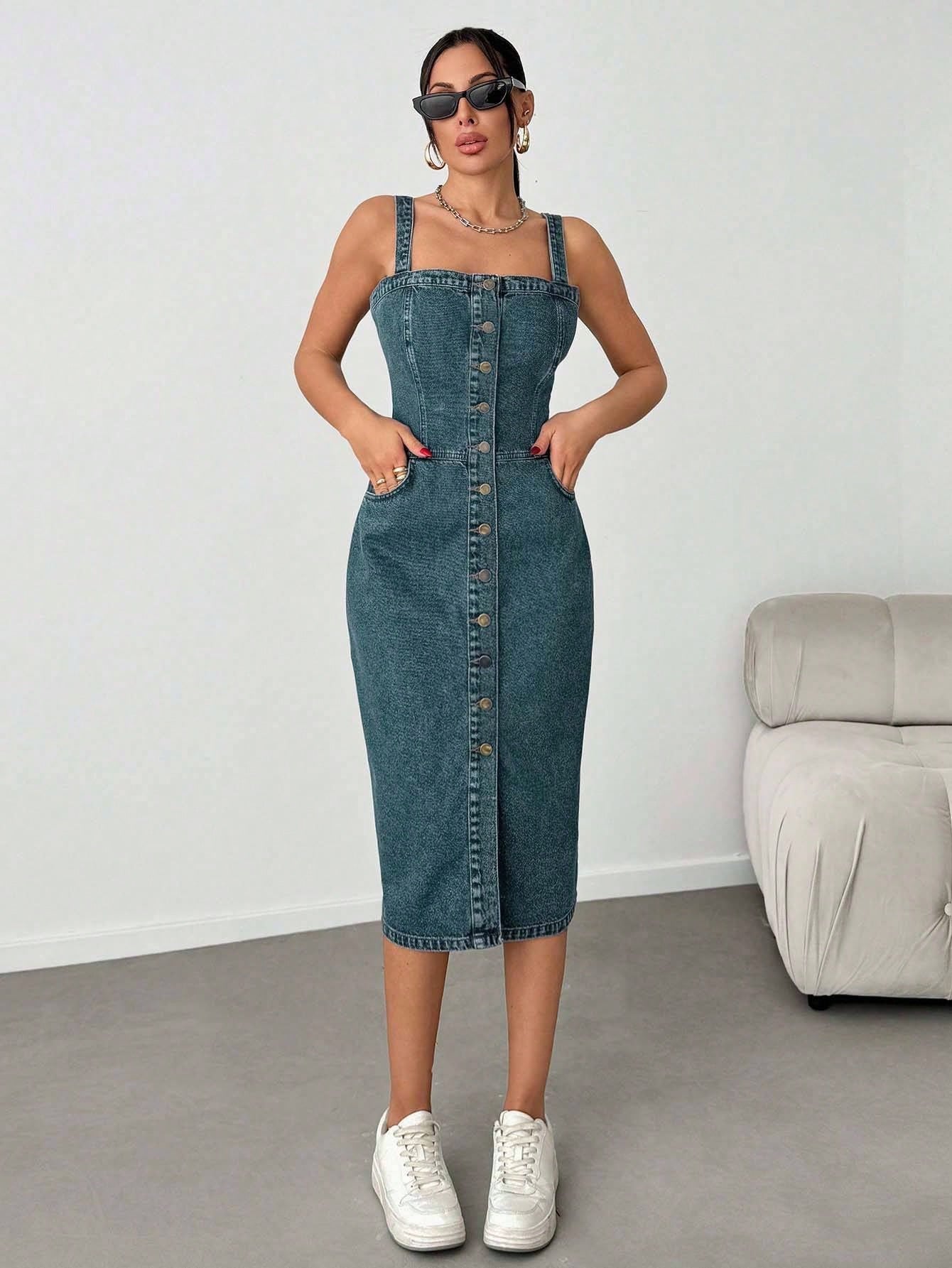 Robe mi-longue en denim avec boutons, poches obliques