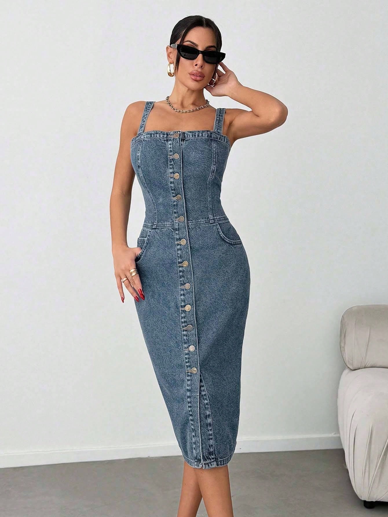 Robe mi-longue en denim avec boutons, poches obliques
