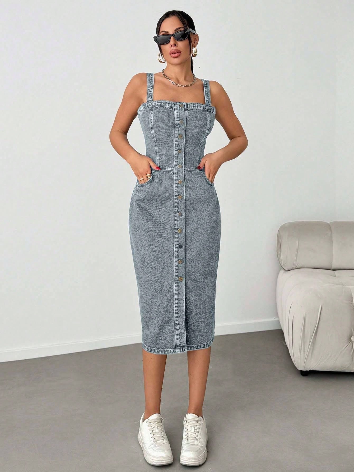 Robe mi-longue en denim avec boutons, poches obliques