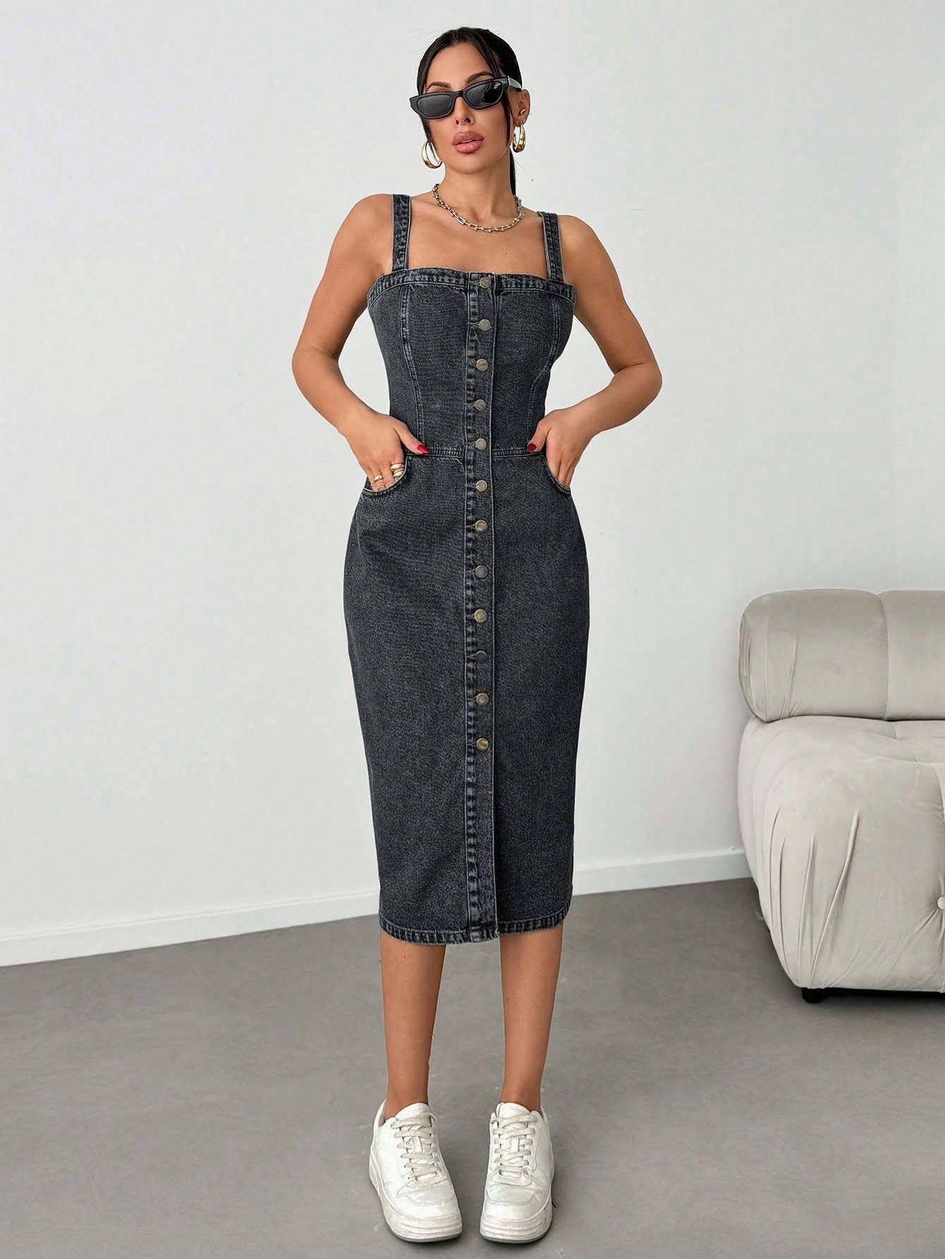 Robe mi-longue en denim avec boutons, poches obliques