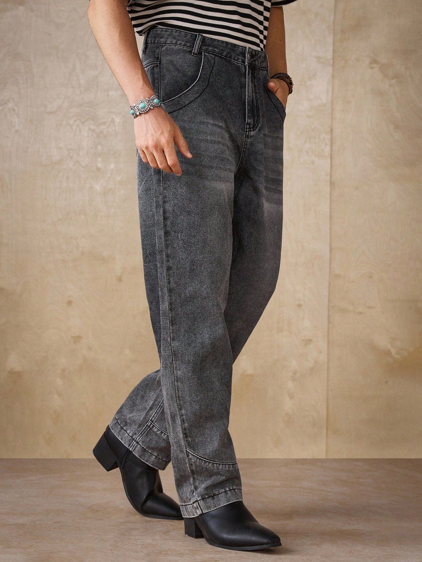 Manfinity Hypemode Jeans droits à poches obliques lavés, coupe ample pour hommes