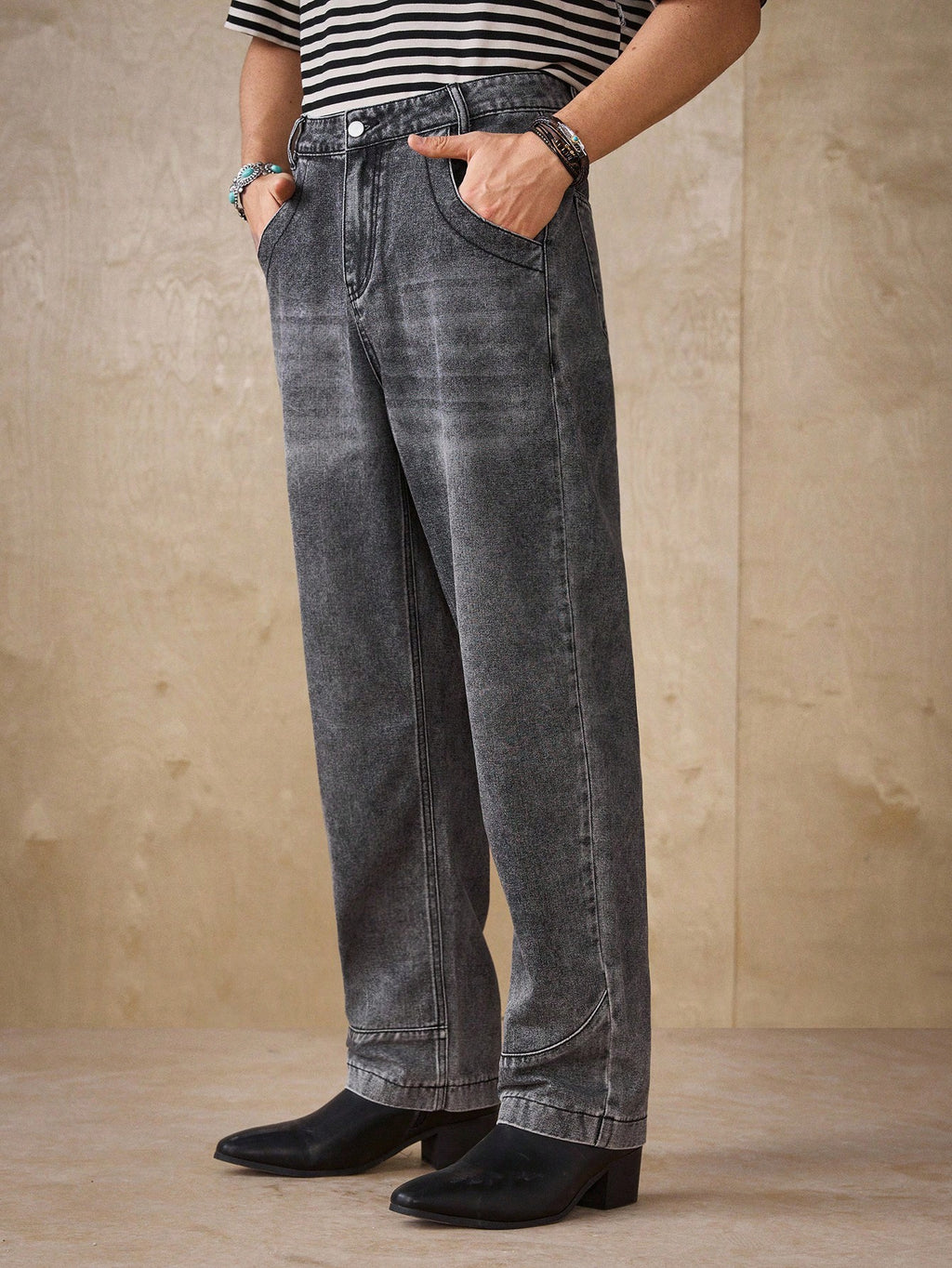 Manfinity Hypemode Jeans droits à poches obliques lavés, coupe ample pour hommes