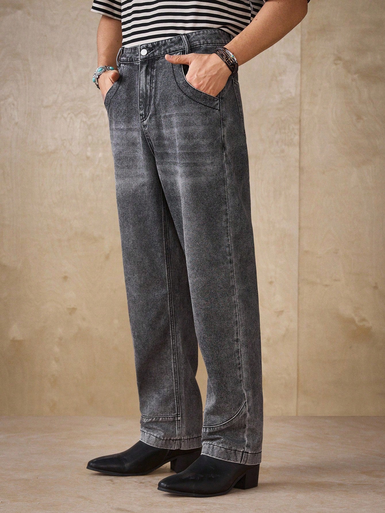 Manfinity Hypemode Jeans droits à poches obliques lavés, coupe ample pour hommes