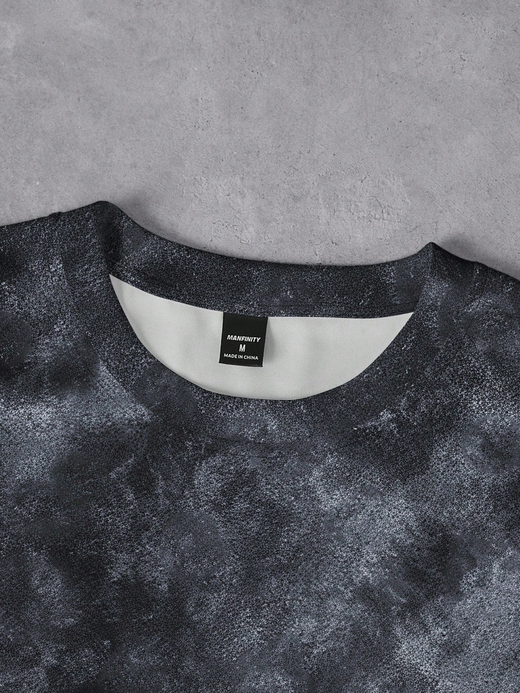 T-shirt décontracté pour hommes avec impression de lettres usées