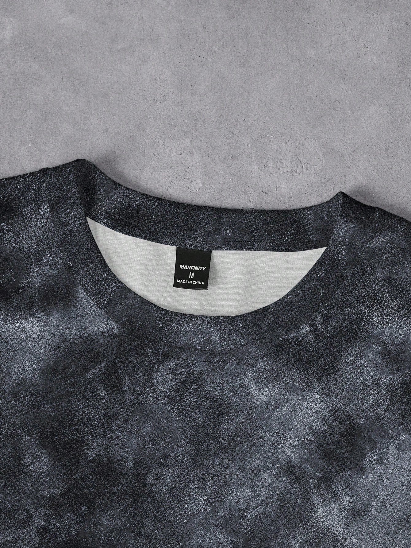 T-shirt décontracté pour hommes avec impression de lettres usées
