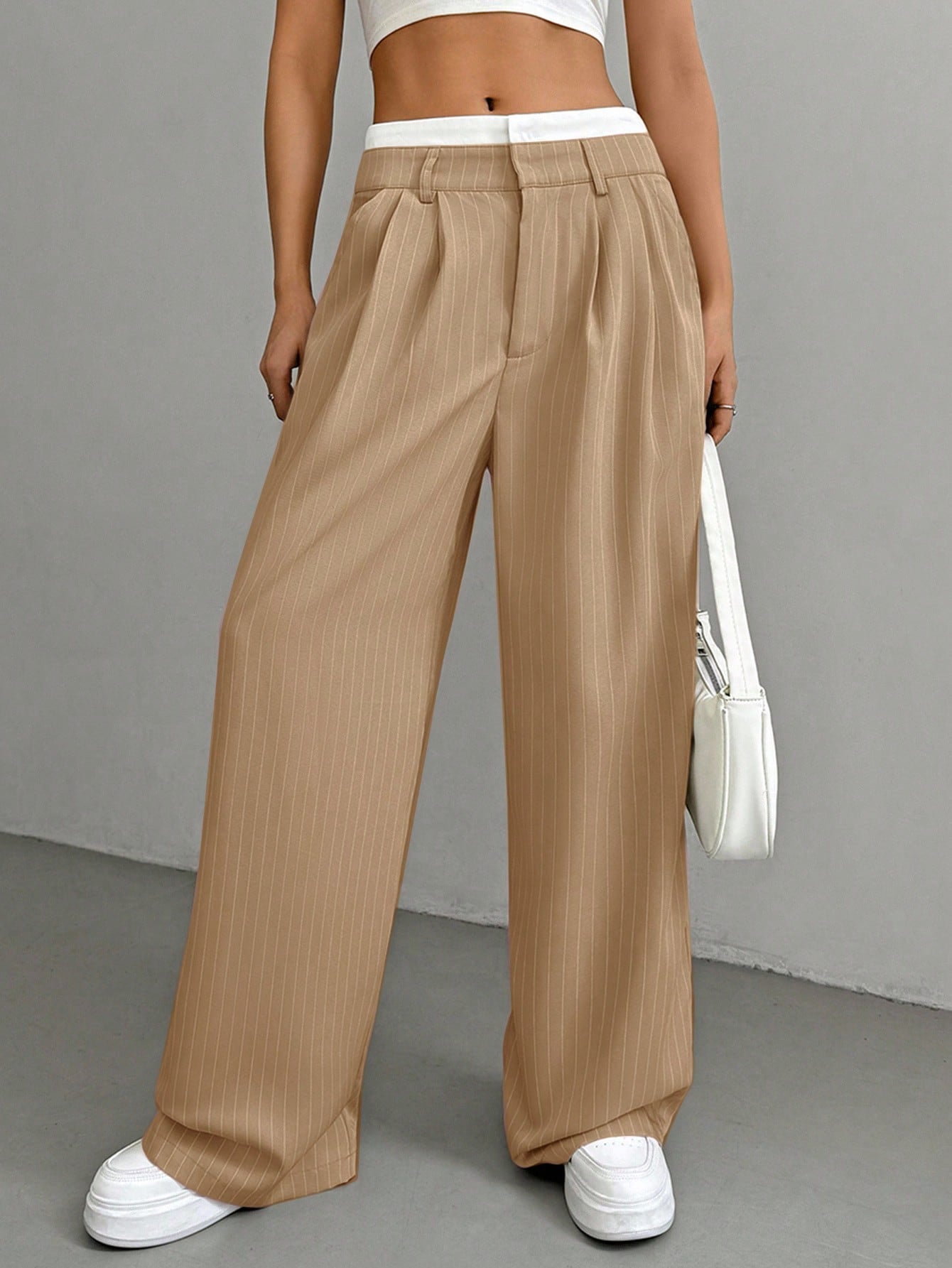 SHEIN EZwear Pantalon large de costume à jambes larges plissées pour femmes avec bande de taille en blocs de couleur