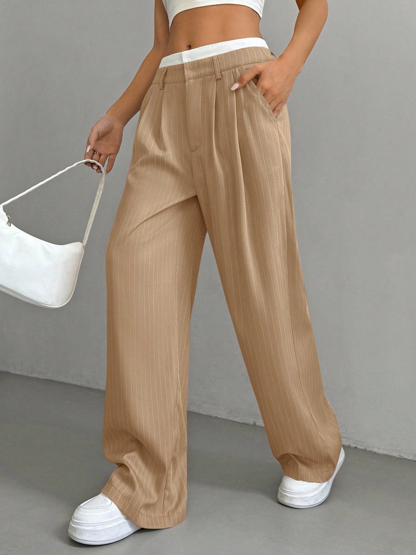SHEIN EZwear Pantalon large de costume à jambes larges plissées pour femmes avec bande de taille en blocs de couleur