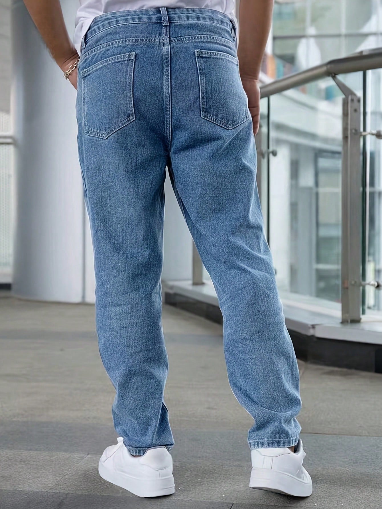 Jeans décontractés mode homme, style minimaliste Coupe globale/tout