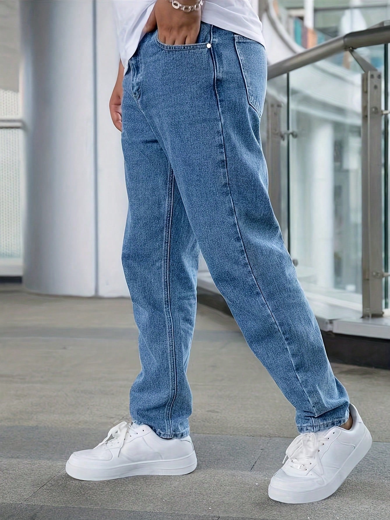 Jeans décontractés mode homme, style minimaliste Coupe globale/tout