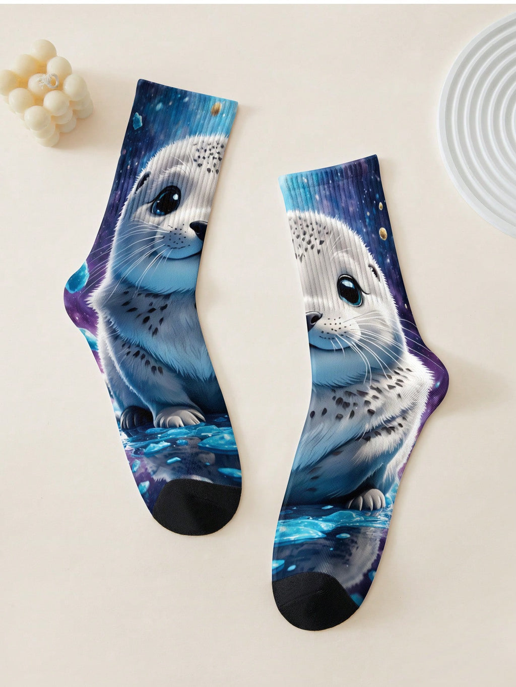 1/2 paire de chaussettes pour hommes imprimées en 3D avec un motif mignon de phoque spatial - style dessin animé thérapeutique, excellent choix de cadeau, chaussettes mi-mollet avec transfert numérique 360