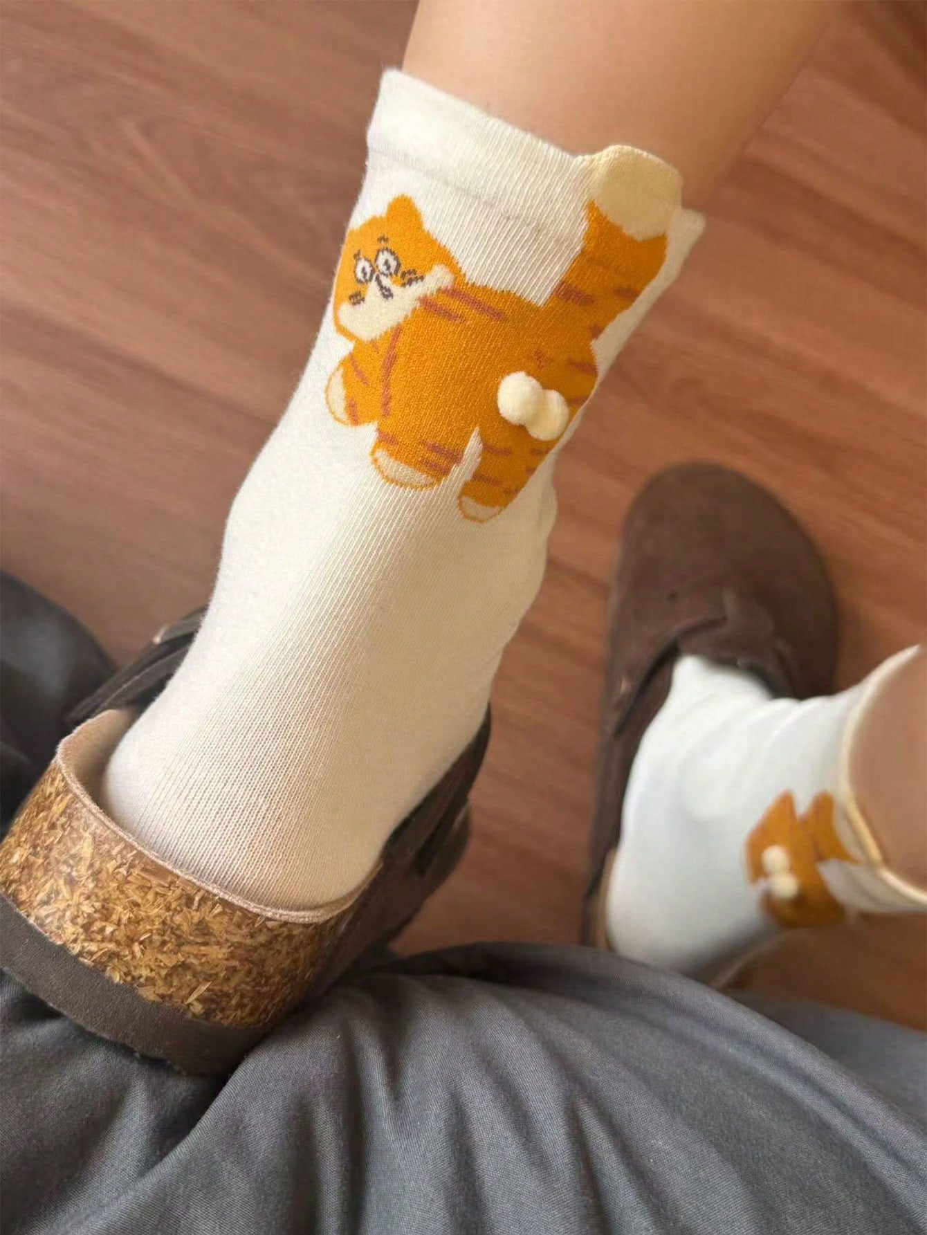 3 paires de chaussettes mi-mollet pour femmes avec motif abstrait 3D de chat, design de chat mignon et original, chaussettes décontractées à la mode et personnalisées