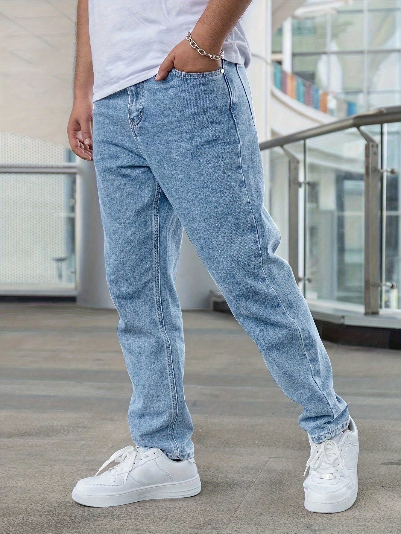 Jeans décontractés mode homme, style minimaliste Coupe globale/tout