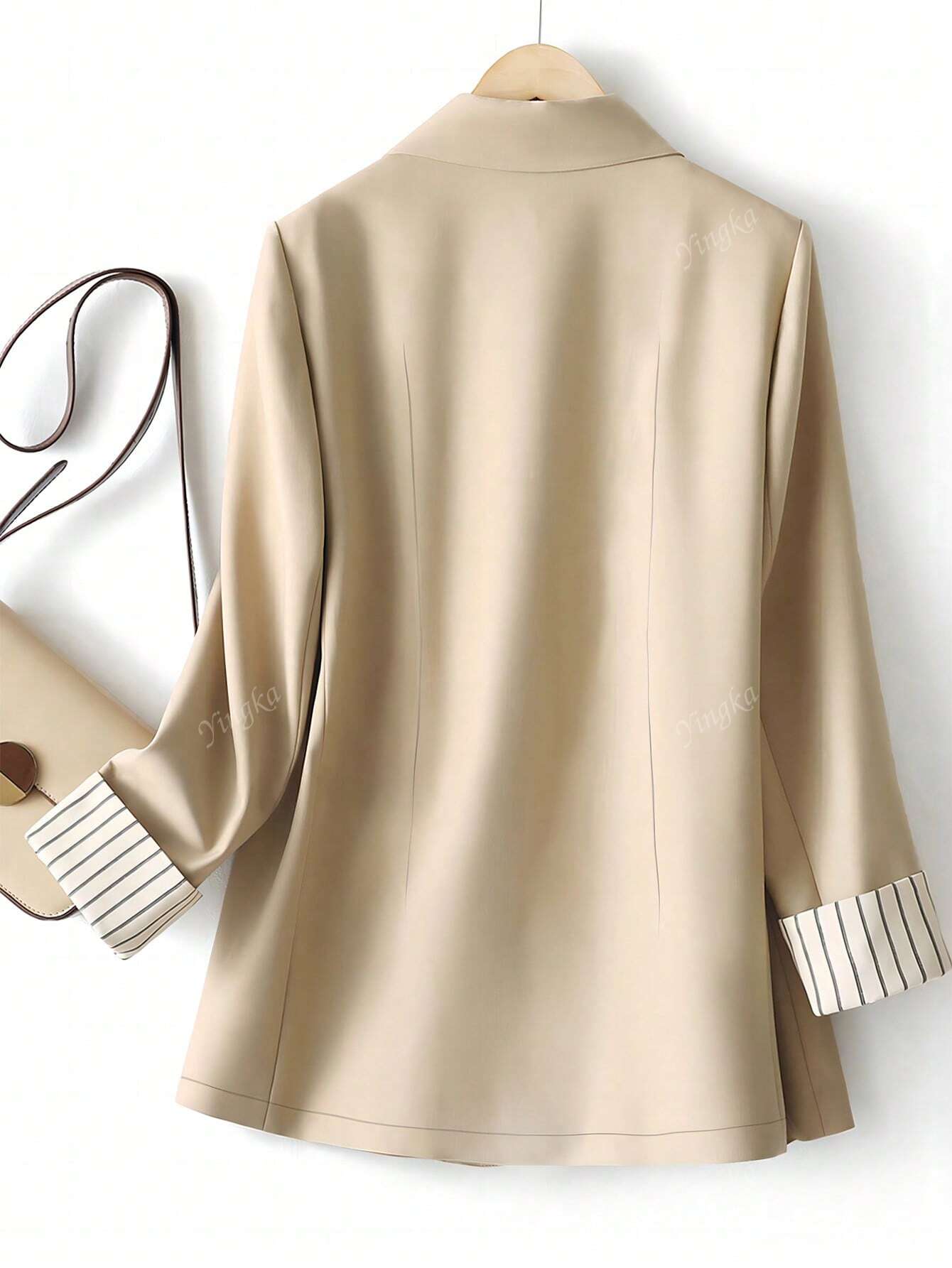 Blazer régulier pour femmes avec revers à rayures patchwork et un bouton