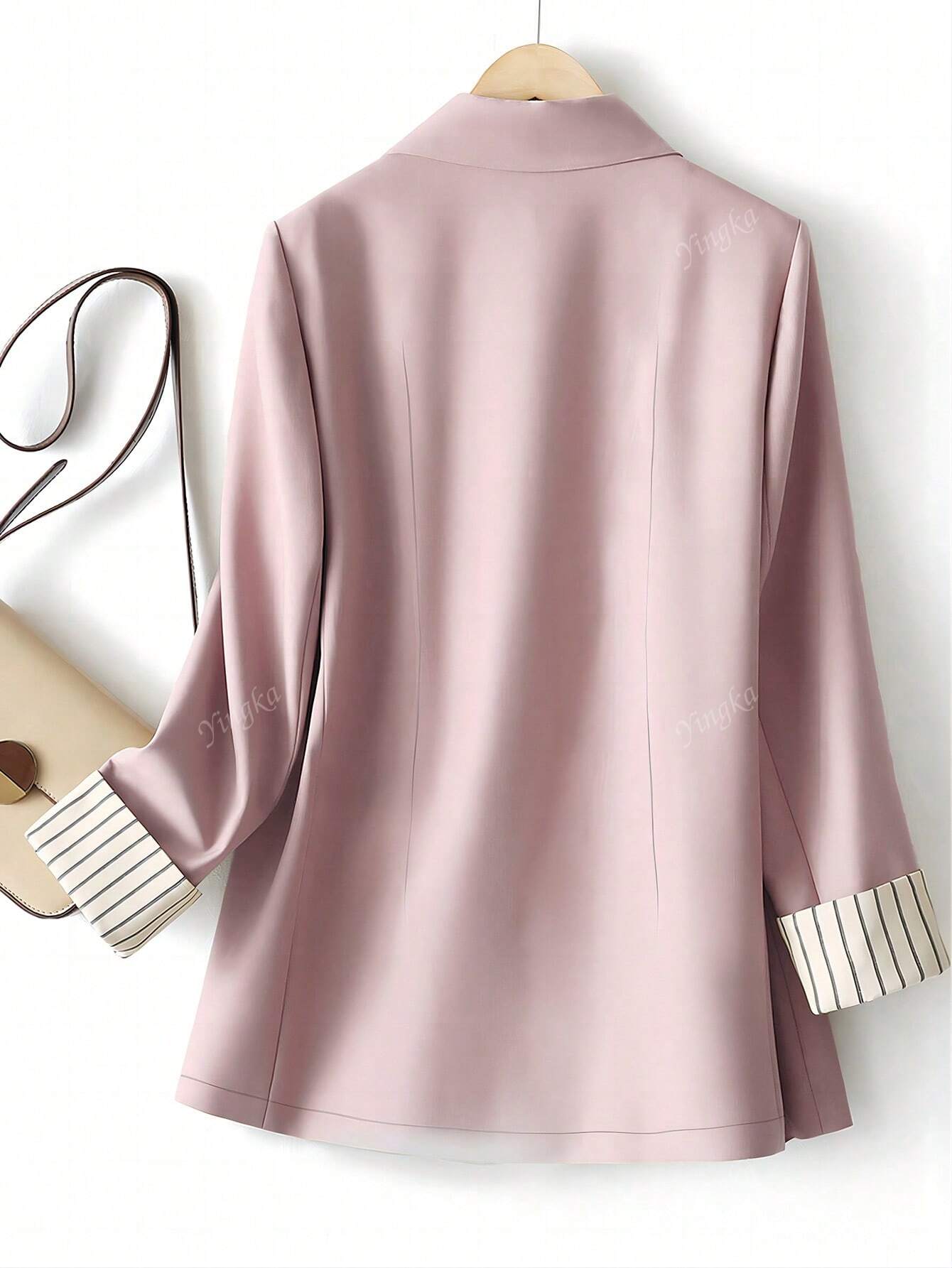 Blazer régulier pour femmes avec revers à rayures patchwork et un bouton