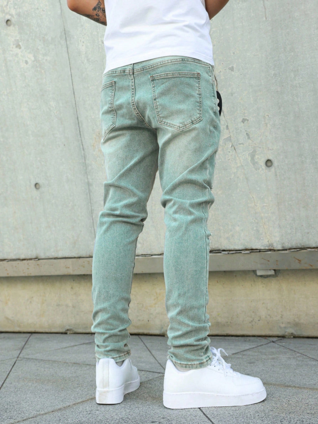 Manfinity LEGND Jeans en denim délavé simple avec poche pour hommes, portés tous les jours de façon décontractée