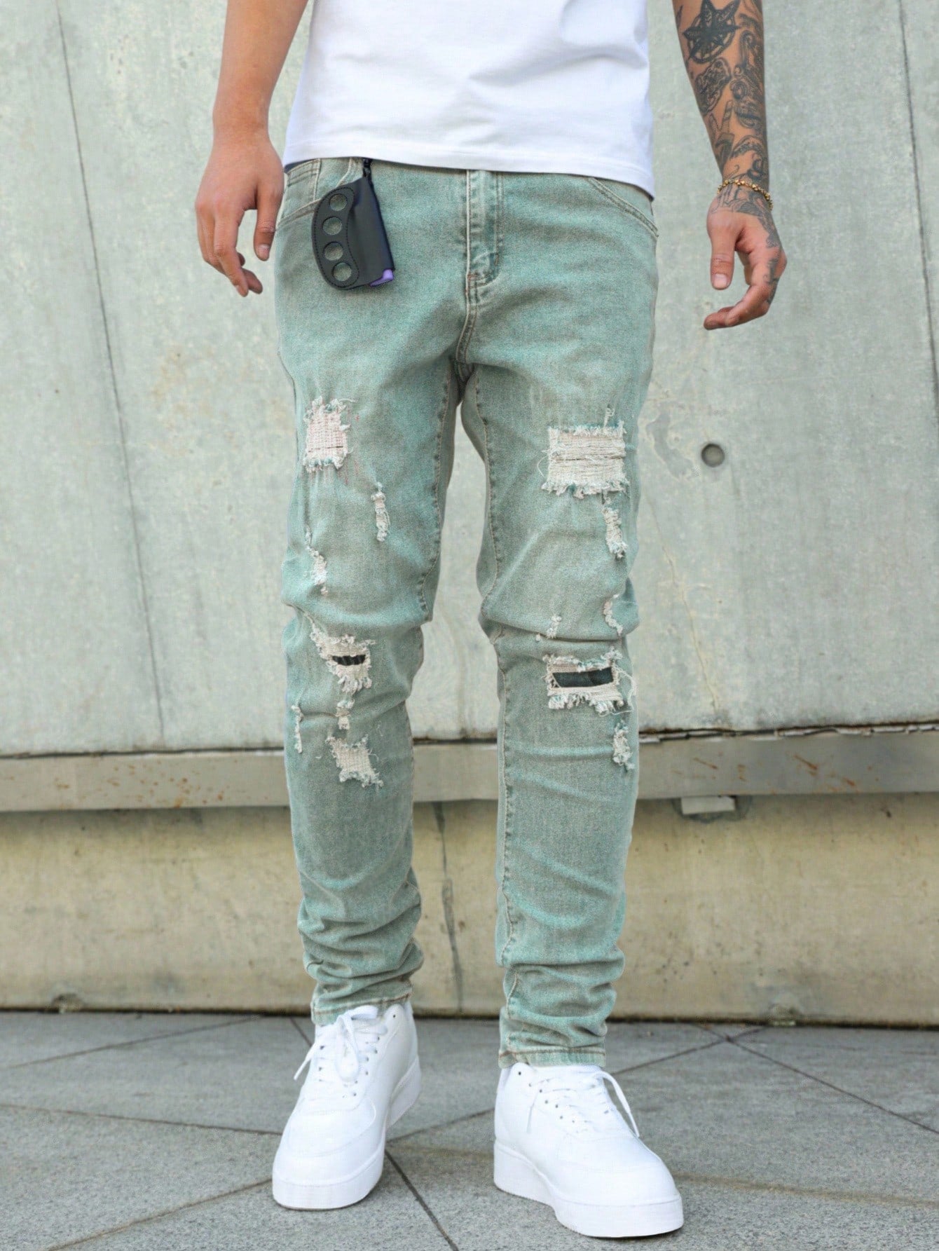 Manfinity LEGND Jeans en denim délavé simple avec poche pour hommes, portés tous les jours de façon décontractée