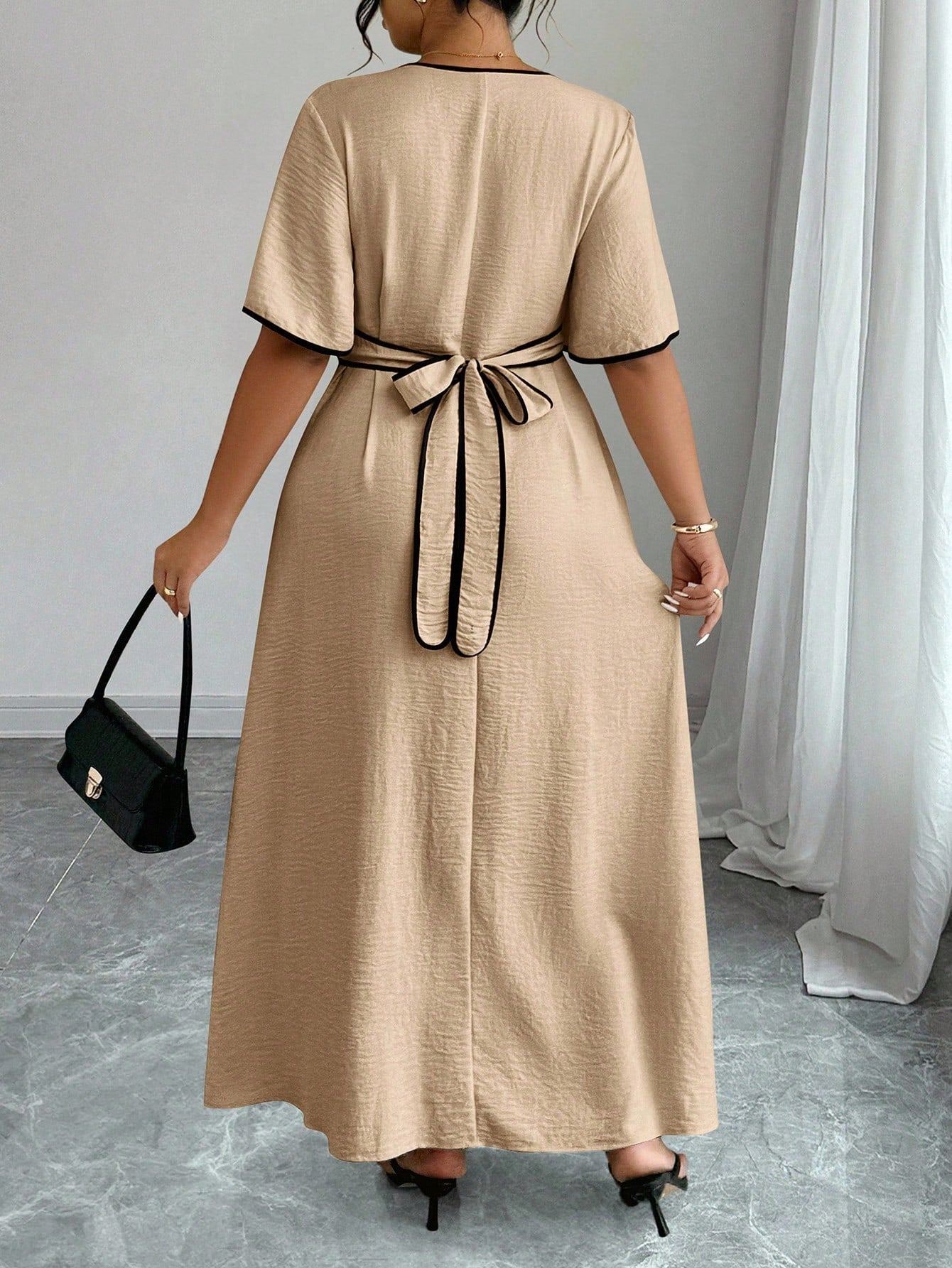Elenzga Robe mi-longue pour femme grande taille, élégante, col V, avec liens contrastés, manches évasées et fente à la taille