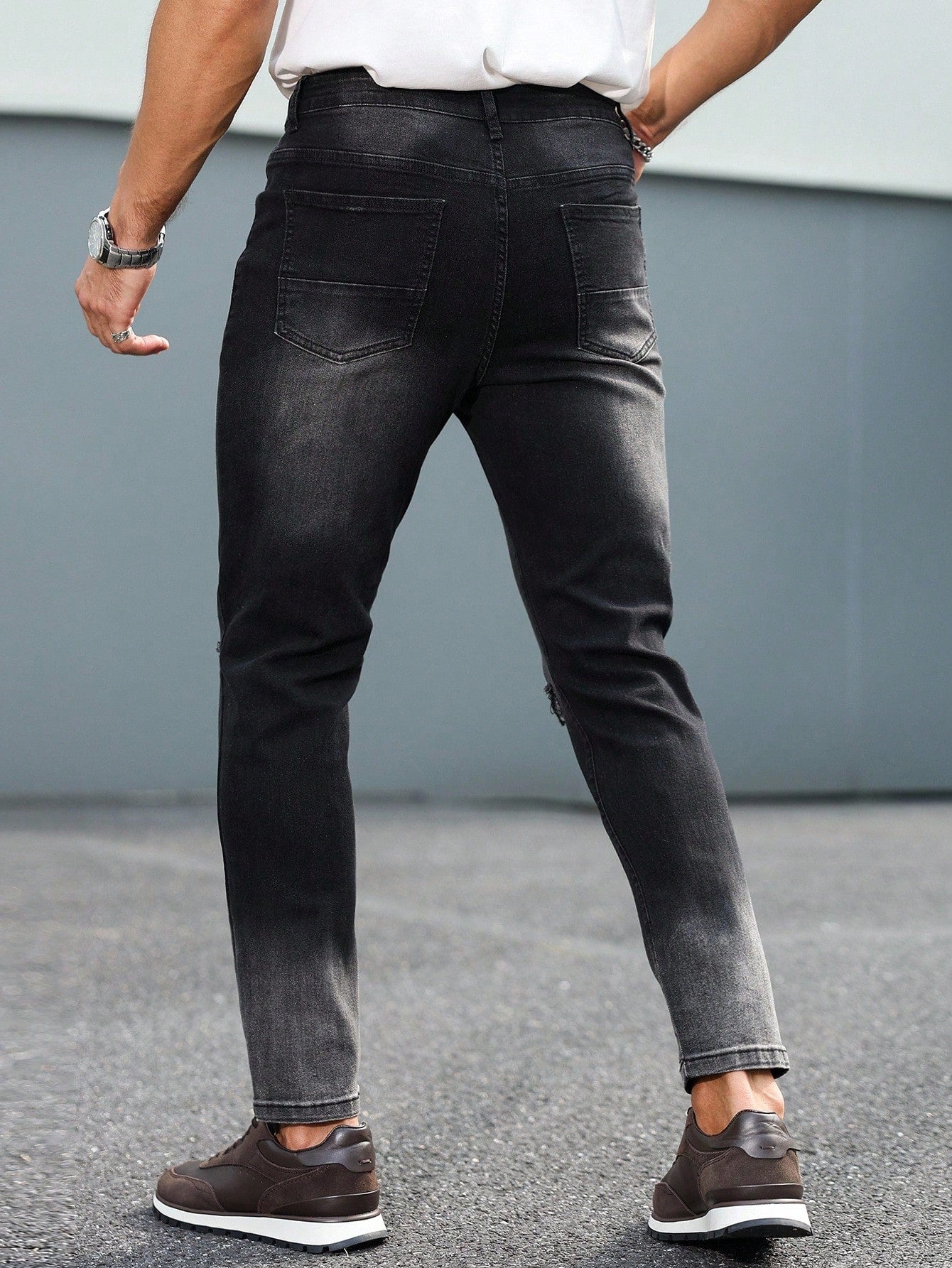 Manfinity LEGND Jeans en denim délavé simple avec poche pour hommes, portés tous les jours de façon décontractée