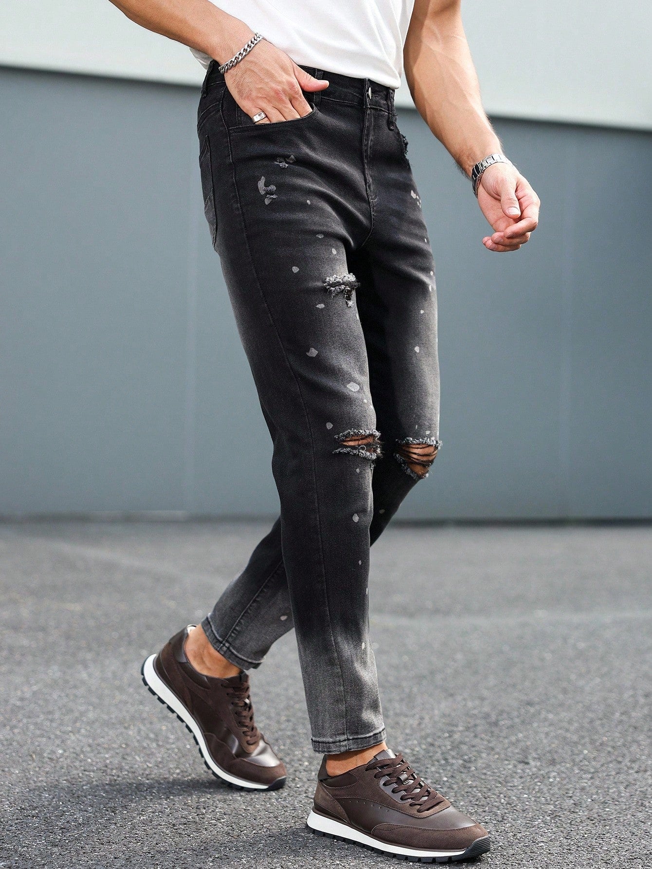 Manfinity LEGND Jeans en denim délavé simple avec poche pour hommes, portés tous les jours de façon décontractée