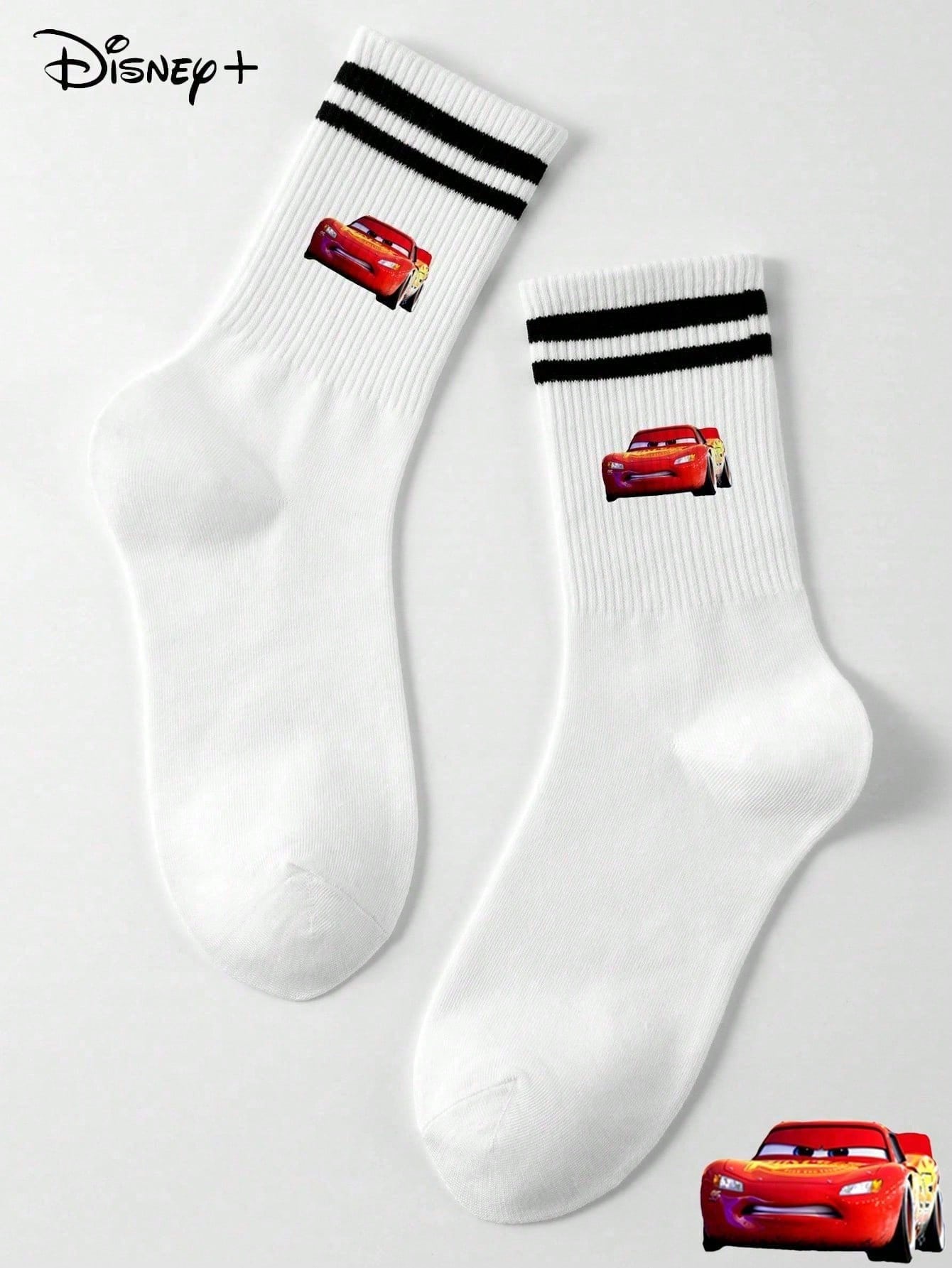 Disney 1 paire prend le design de "Cars" comme caractéristique, débordant de nostalgie et de vitalité de l'enfance. Les détails à double rayure rouge à l'ouverture des chaussettes dégagent un charme d'accessoire de mode doux et rétro.