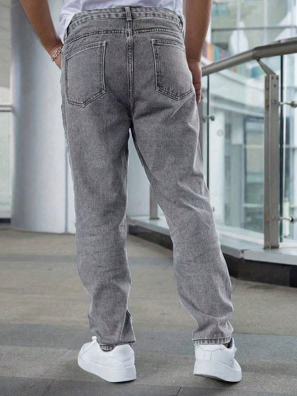 Jeans décontractés mode homme, style minimaliste Coupe globale/tout