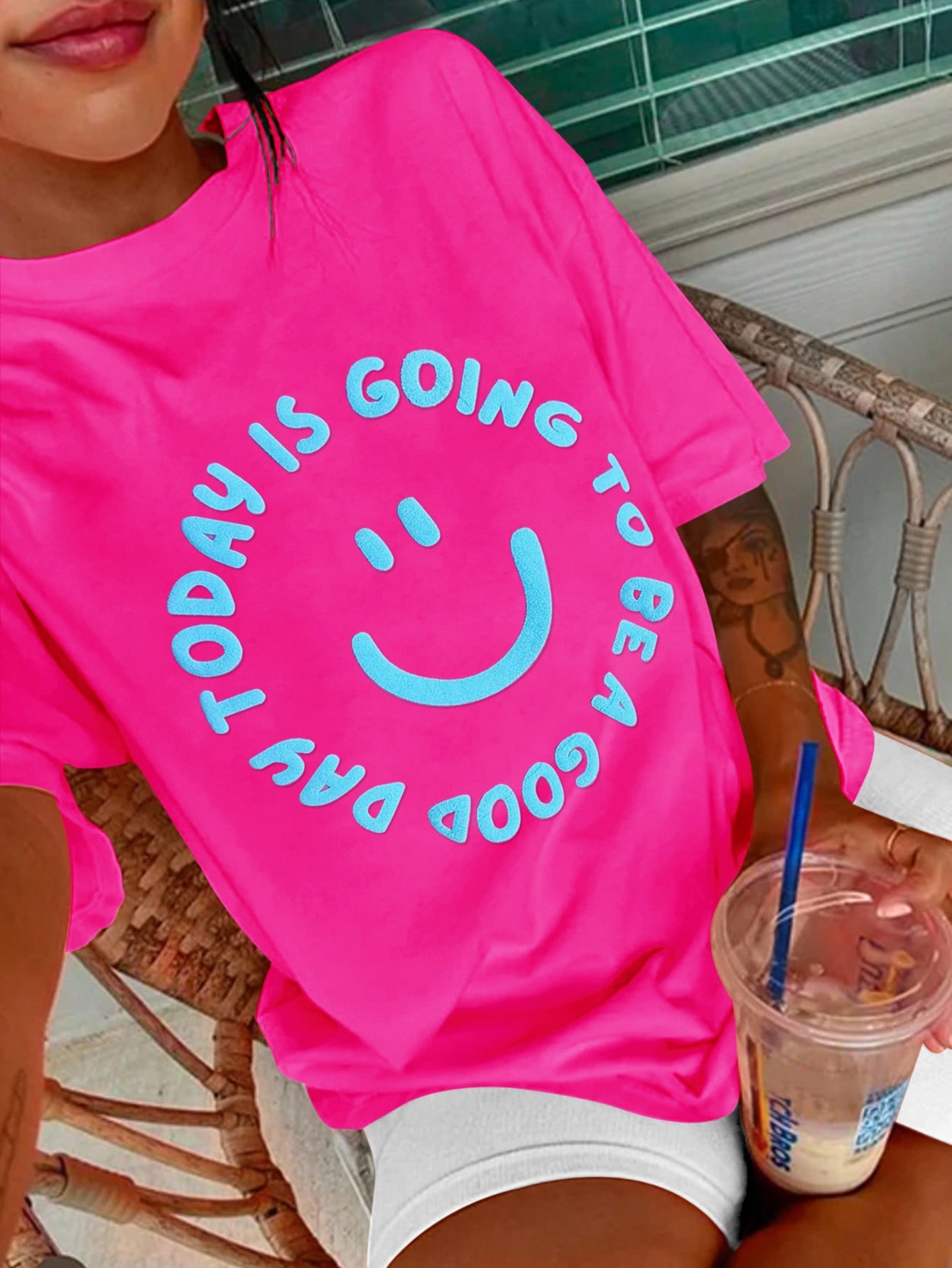 SHEIN Unity T-shirt casual d'été pour femmes grandes tailles avec imprimé lettres et coquillages, manches courtes, top d'été